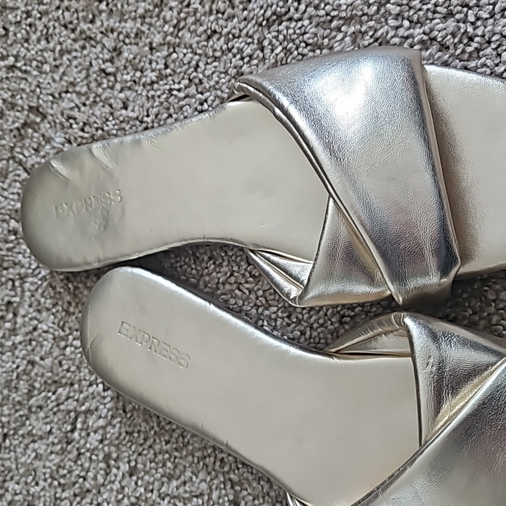 Express Flip Flops - Picture 5 of 5